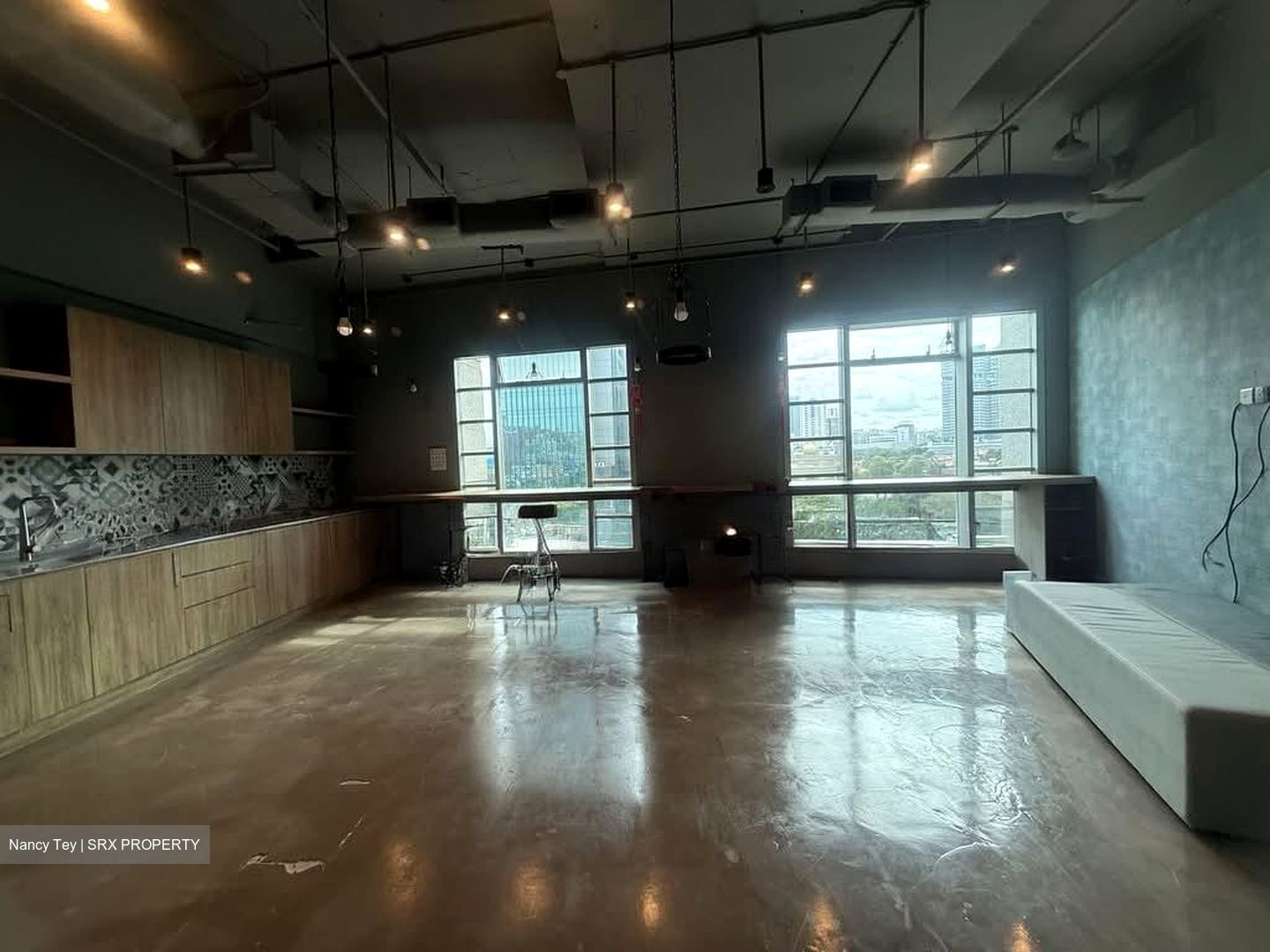 Bugis Junction (D7), Office #572117101